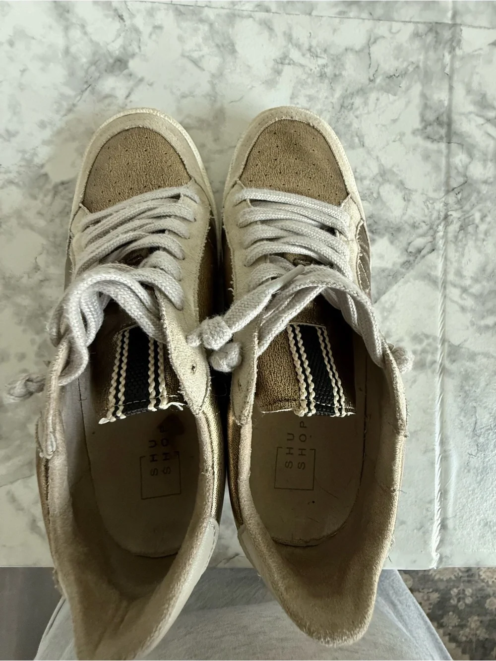 SHU SHOP Women's Metallic Gold Sneakers with Pink Star Accent Sz 81/2 Paz Golden